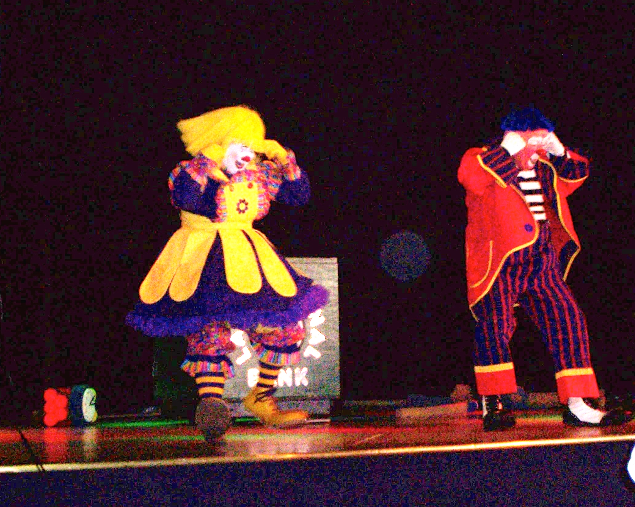 Dynamo & Oops at the Clown convention